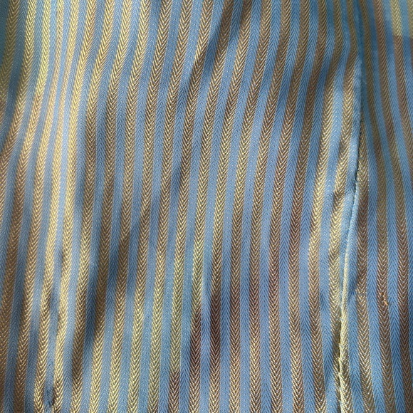 Danier Black LeatherJacket with Fitted Silhouette - Picture 8 of 12